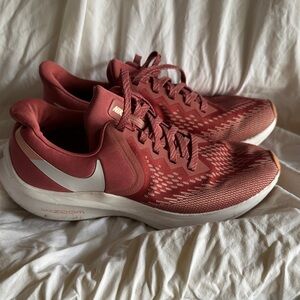Nike Women's Maroon Athletic Shoes